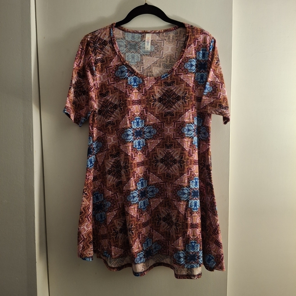 LuLaRoe Women's Pink and Blue Geometric Short Sleeve Top
